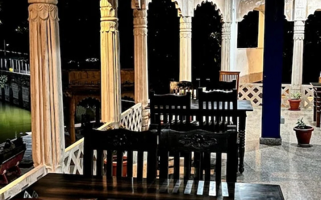Hotel radhika palace pushkar