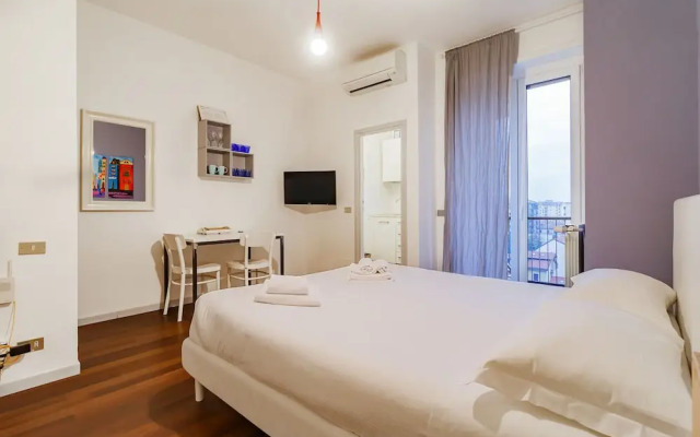 JOIVY Sleek Flat W/Balcony