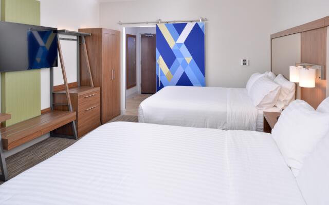 Holiday Inn Express & Suites Madison by IHG