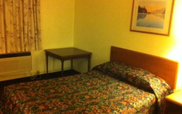 Landmark Inn