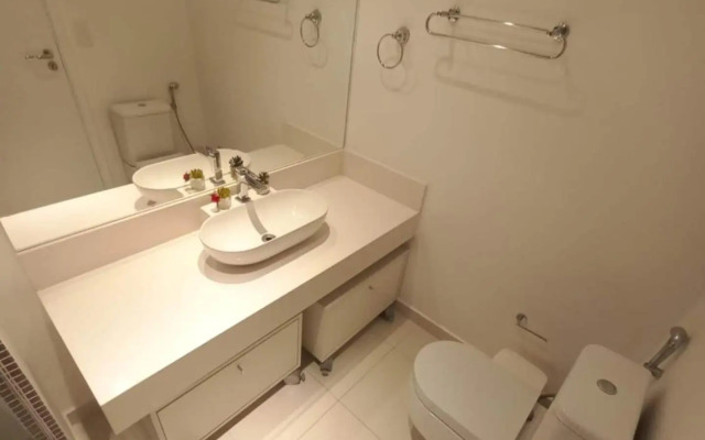 Condomínio de Luxo em Frente à Praia (novinho)