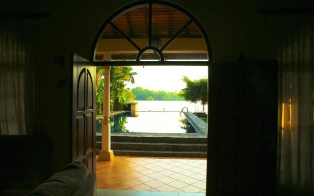 Bentota River Villa