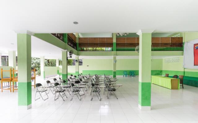 OYO 754 Nur Aziziah Guest House