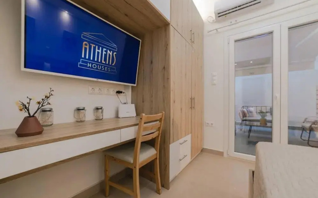 Small and Cozy Studio