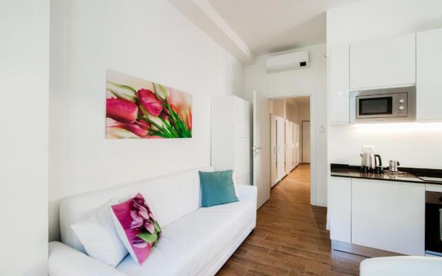 White Loft Como Center - By House Of Travelers