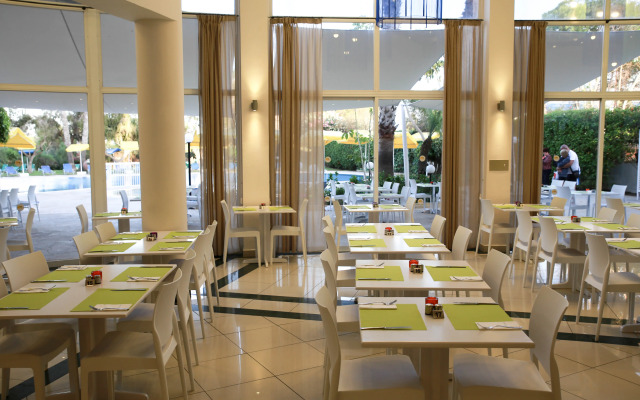 Papouis Protaras Hotel