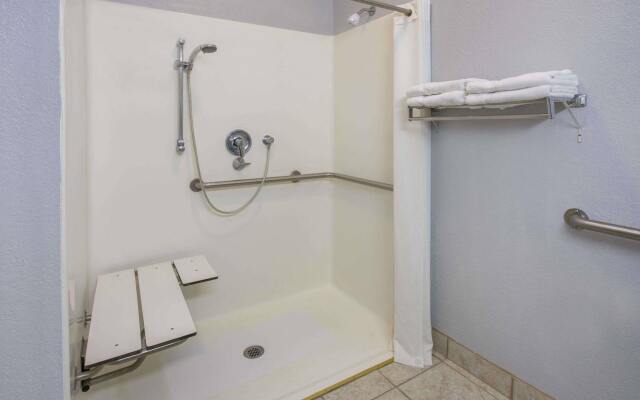 Super 8 Sweet Springs