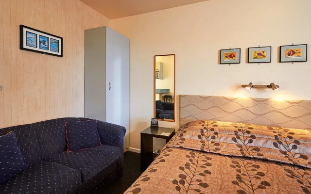 Comfort Inn Mediterranean Motel