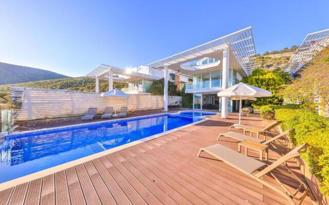 Villa Hill Side 2