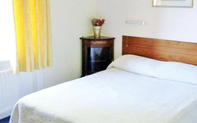 Merlyn Court Hotel