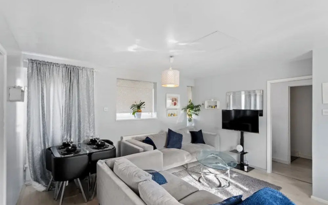 Cozy 2 Bed Apartment Close to Lcy & Excel