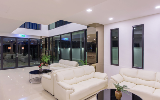 B2 Ubon Premier Hotel