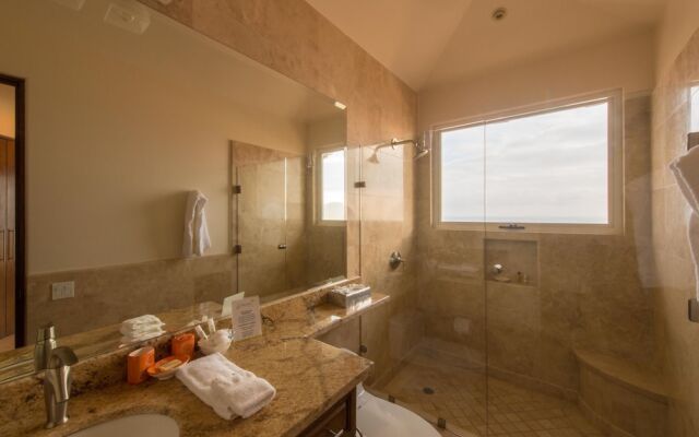 Spacious 5 BR W/amazing Ocean View at Villa del Mar