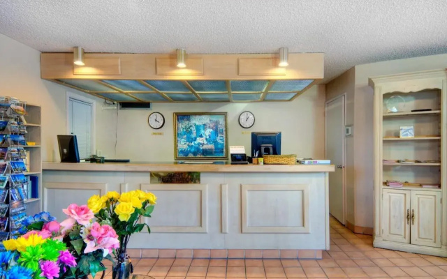 Days Inn & Suites by Wyndham Mountain View