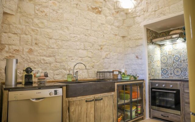 TD Trulli Della Magnolia Trulli w Amazing Garden