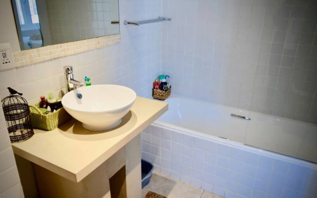 2 Bedroom Designer Apartment In Cape Town City Centre