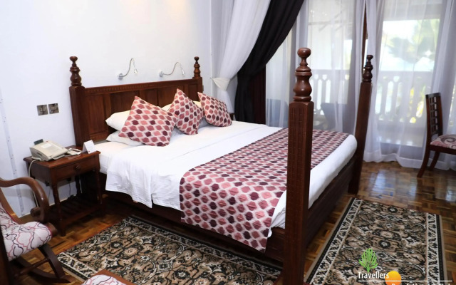 Travellers Beach Hotel & Club