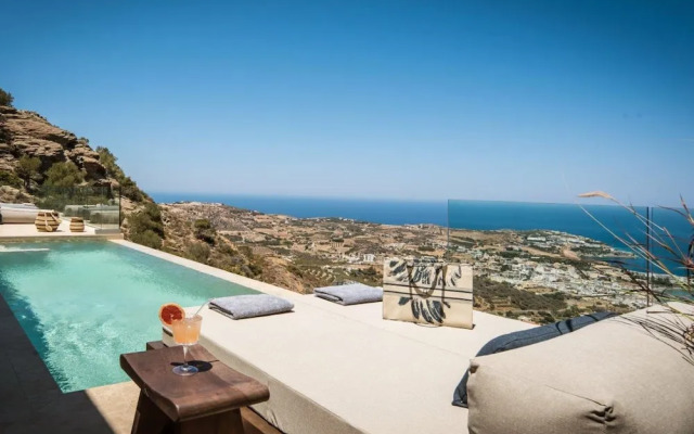 Villa Ouranos - Where the World Unfolds Before you