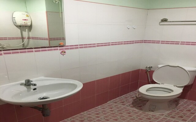 OYO 75377 Check In House