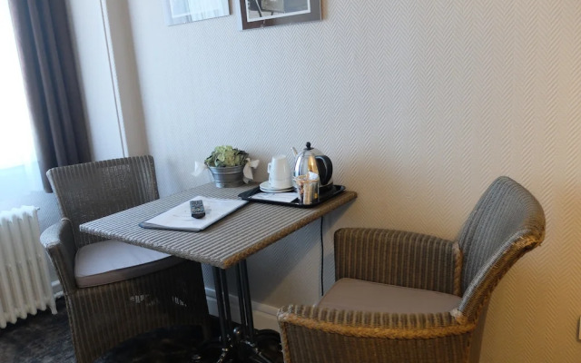 Hotel Aux Temps d'Em