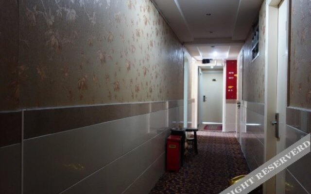Pod Inn Hotel (Shanghai Hongqiao Airport Songhong Road Subway Station)