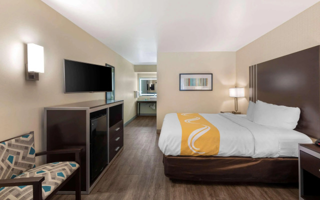 Quality Inn & Suites Camarillo - Oxnard