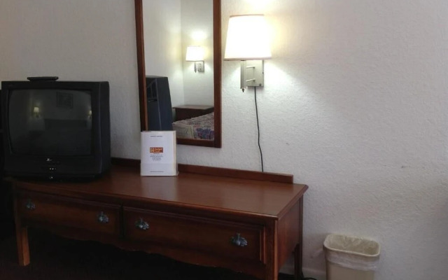 Budget Host, Hempstead Inn