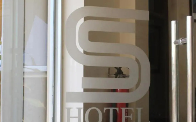 Makerere Star Hotel