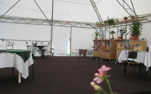 Eco Hotel & Camping LEO