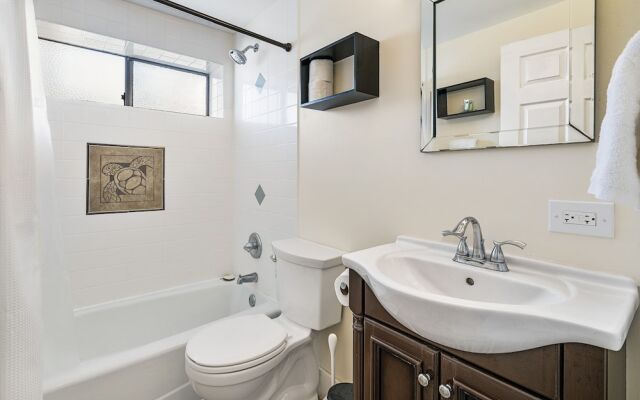 Kona Plaza 201 2 Bedroom Condo