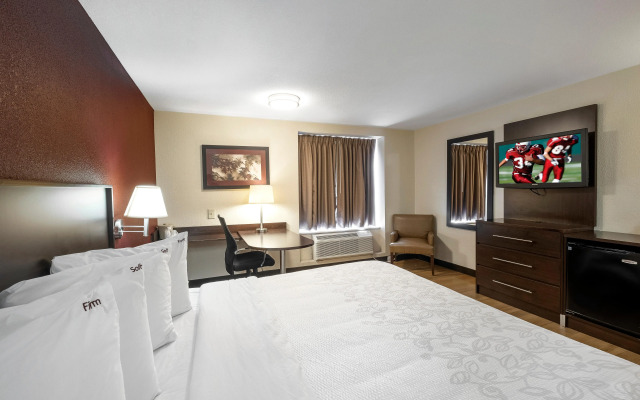 Red Roof Inn PLUS+ Columbus Downtown-Convention Center