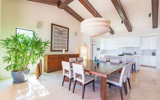 Gorgeous 4 Bedroom Condo