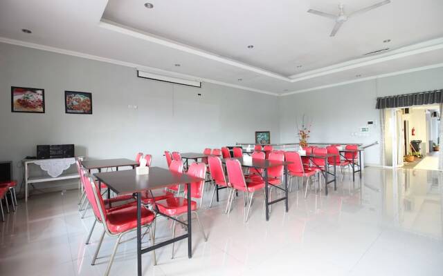 RedDoorz near STPN Jogja