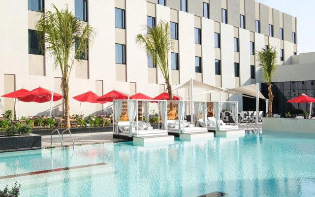 Maani Muscat Hotel & Suites