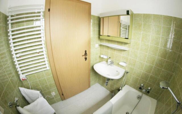 Family Friendly Chalet - Central with Beautiful Mountain Views