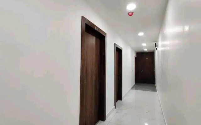 Hotel Blue Shine