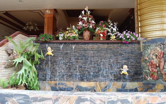 Preechana Golden Place Serviced Apartment