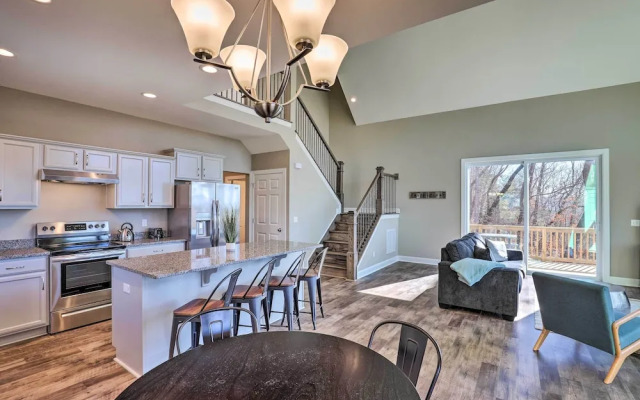 Charming Retreat w/ Mtn Views: Walkable Location!