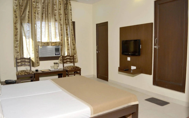 Hotel Raghav Palace