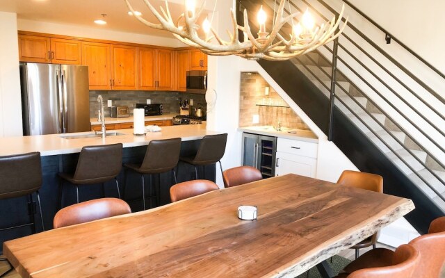 Bear Creek Lodge 407 4 Bedroom Condo by Alpine Lodging Telluride