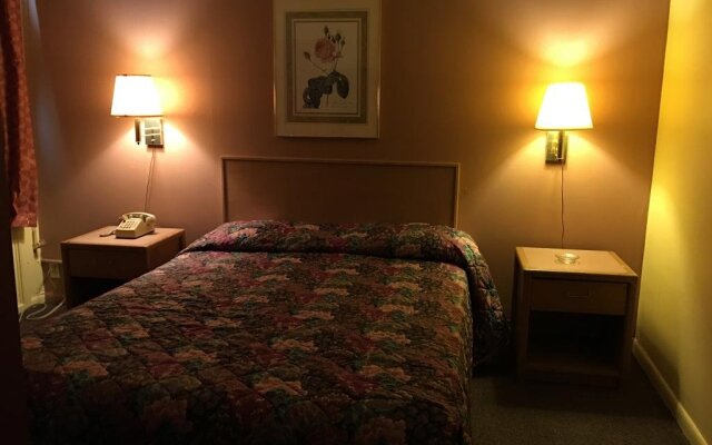 Carrousel Inn and Suites