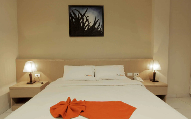 RedDoorz @ Babakan Jeruk