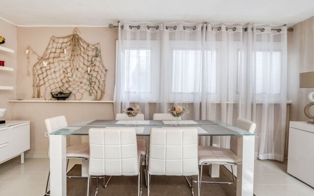 Waterfront Apartment in Playa de Aro With Patio