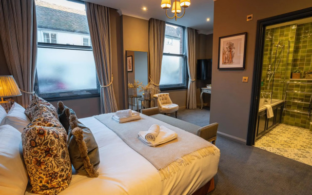 Salisbury Arms Hotel