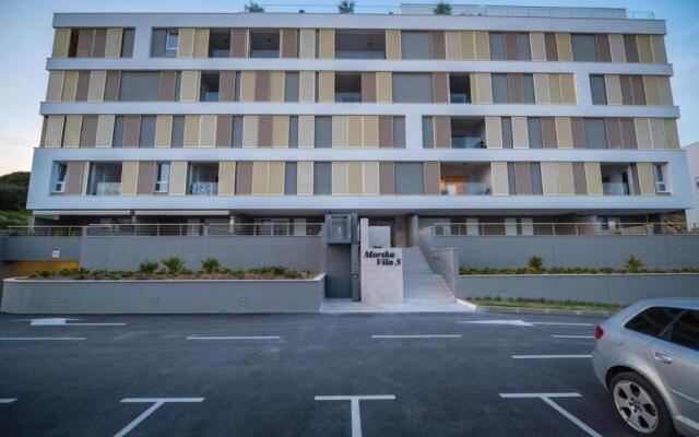 Sea view apartment EMA