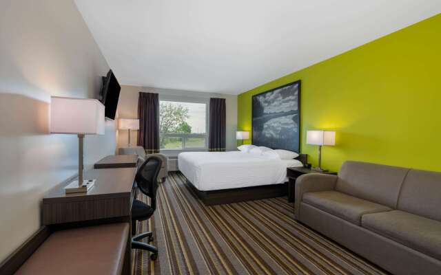 Super 8 by Wyndham Winnipeg East MB