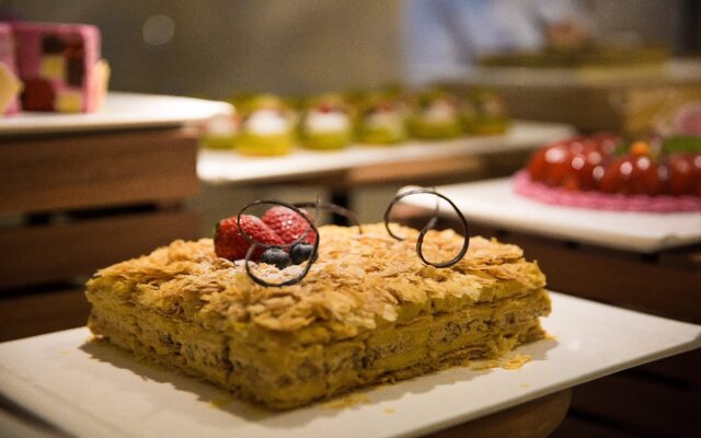 Gehua New Century Hotel