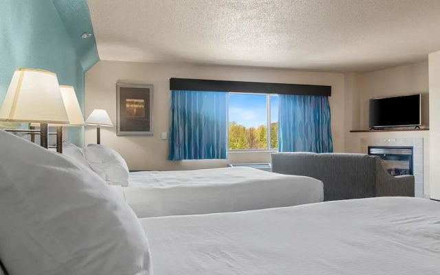 AmericInn Lodge & Suites Green Bay East