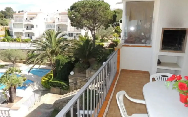 Pretty Apartment Near Roses Beach