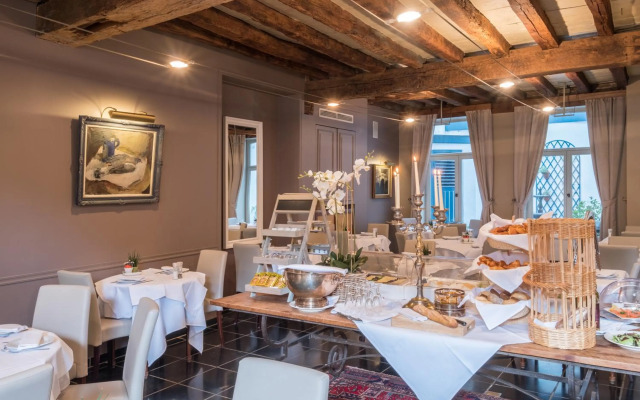 Martin's Relais